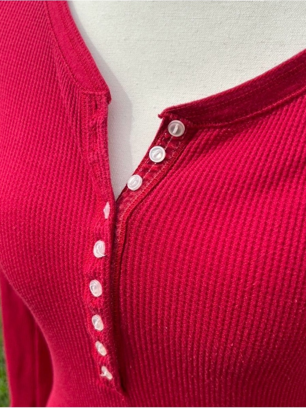 2000s Aeropostale Red long sleeve henley top W small embroidered logo Size Small - Picture 3 of 6